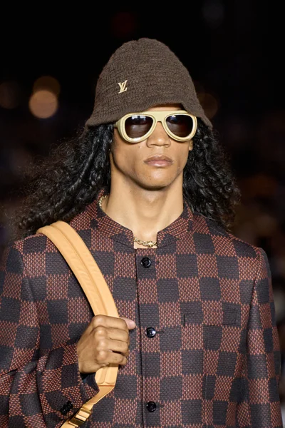 Look 57